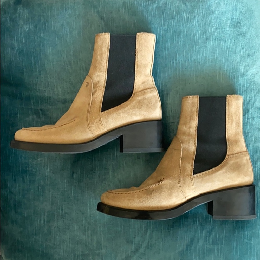 TOD’s tan ankle boot - Picture 6 of 9
